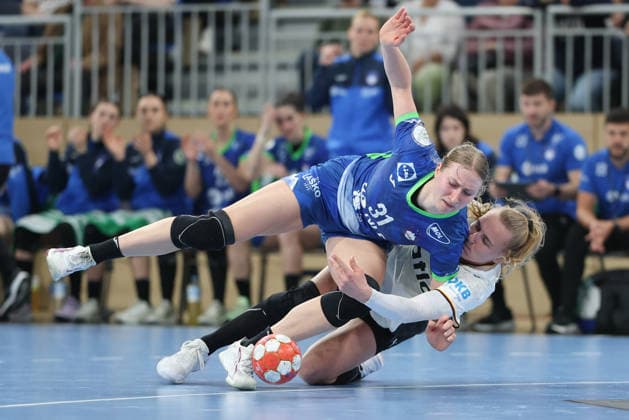 Germany Slovenia, European Womens Handball Qualification Lana Puncer Slovenia, 31 and Annika Lott Germany, 23 tussle for the ball European Womens Handball Qualification Match between Germany and Slovenia on March 8 at SNP dome Heidelberg , Heidelberg Baden Württemberg Germany SNP dome