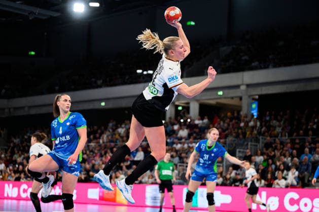 Handball, Womens European Championship Qualification, Germany Slovenia, 2nd round, Group 3, Jenny Behrend Germany Heidelberg SNP Dome Baden Württemberg Germany