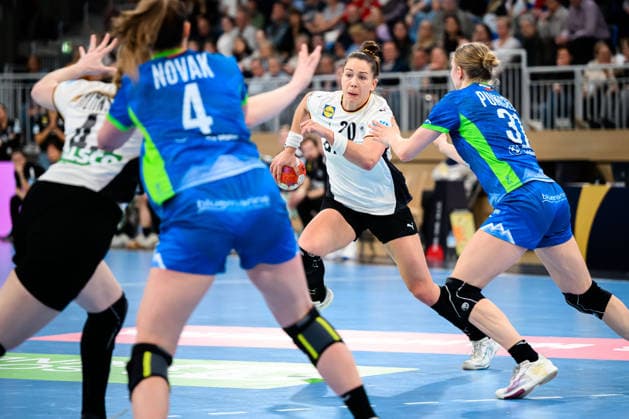 Handball, Womens European Championship Qualification, Germany Slovenia, 2nd round, Group 3, from left Jolina Huhnstock Germany , Erin Novak Slovenia , Emily Vogel Germany , Lana Puncer Slovenia Heidelberg SNP Dome Baden Württemberg Germany