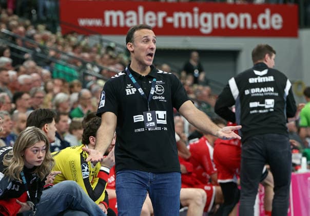 08 03 2026, xovx, Handball Daikin Handball Bundesliga, HSG Wetzlar MT Melsungen Coach Roberto Garcia Parrondo MT Melsungen Wetzlar Buderus Arena Hessen Germany EN