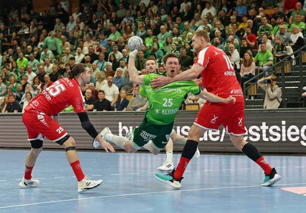 08 03 2026, xovx, Handball Daikin Handball Bundesliga, HSG Wetzlar MT Melsungen v l Olle Forsell Schefvert MT Melsungen , Justin Müller HSG Wetzlar , Dainis Kristopans MT Melsungen Wetzlar Buderus Arena Hessen Germany EN