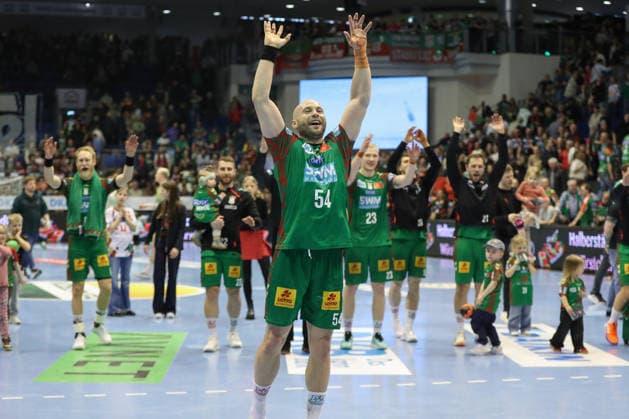 08 03 2026, xgox, Handball Daikin HBL SC Magdeburg TSV Hannover Burgdorf emspor, v l Oscar Bergendahl Magdeburg, 54 Cheering about the victory, cheering after the end of the game Magdeburg