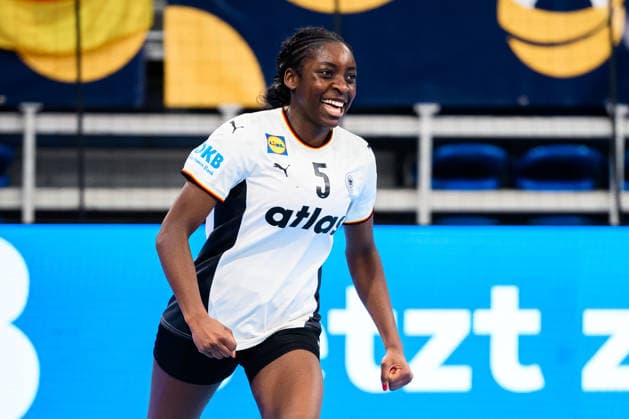 Handball, Womens European Championship Qualification, Germany Slovenia, 2nd round, Group 3, Farrelle Njinkeu Germany Cheers Joy Emotion Goal celebration Goalscorer Goalscorer Heidelberg SNP Dome Baden Württemberg Germany