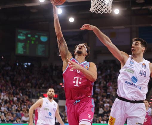 Michael Kessens Telekom Baskets Bonn vs SYNTAINICS MBC 23 Speiltag season 2025 26