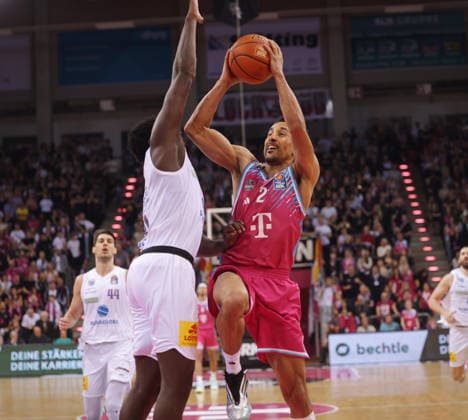 Joel Aminu Telekom Baskets Bonn vs SYNTAINICS MBC 23 Speiltag season 2025 26