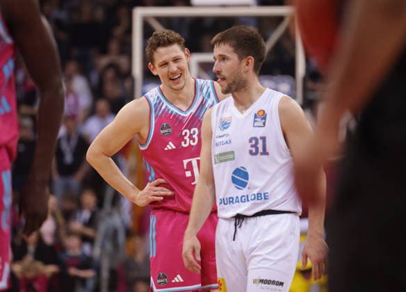Patrick Heckmann Telekom Baskets Bonn vs Spencer Reaves SYNTAINICS MBC 23 Speiltag season 2025 26