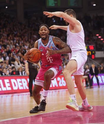 Jeff Garrett Telekom Baskets Bonn vs SYNTAINICS MBC 23 Speiltag season 2025 26