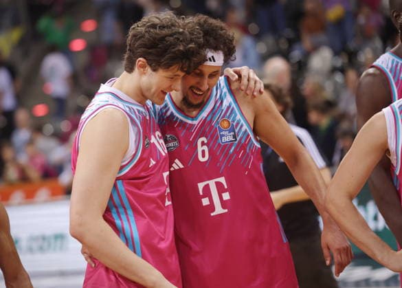 Benjamin Sadikovic, Michael Kessens Telekom Baskets Bonn after victory against SYNTAINICS MBC 23 Speiltag season 2025 26