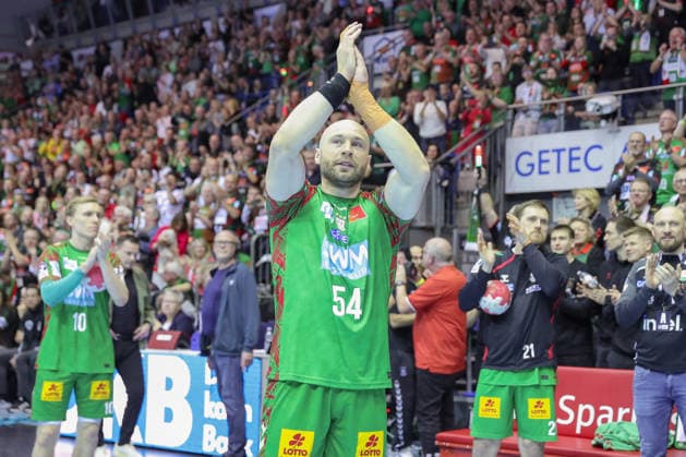 08 03 2026, xgox, Handball Daikin HBL SC Magdeburg TSV Hannover Burgdorf emspor, v l Oscar Bergendahl Magdeburg, 54 extends his contract until 2028 Magdeburg