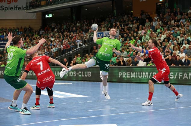 08 03 2026, xovx, Handball Daikin Handball Bundesliga, HSG Wetzlar MT Melsungen v l Josip Simic HSG Wetzlar , David Mandic MT Melsungen , Dominik Mappes HSG Wetzlar , Olle Forsell Schefvert MT Melsungen Wetzlar Buderus Arena Hessen Germany EN