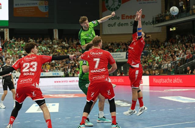 08 03 2026, xovx, Handball Daikin Handball Bundesliga, HSG Wetzlar MT Melsungen f l Marti Soler MT Melsungen , Dominik Mappes HSG Wetzlar , Niklas Theiß HSG Wetzlar , David Mandic MT Melsungen , Olle Forsell Schefvert MT Melsungen Wetzlar Buderus Arena Hessen Germany EN
