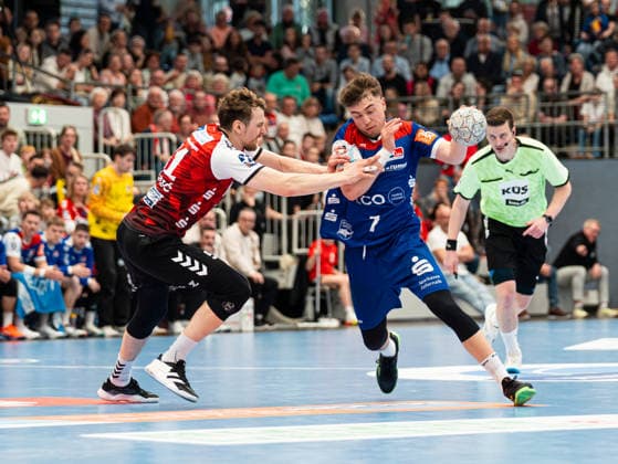 Elias Huber HBW Balingen Weilstetten, 07 in duel against Luka Sokolic HSG Nordhorn Lingen, 51 HSG Nordhorn Lingen vs HBW Balingen Weilstetten , Handball, 2 Bundesliga, Matchday 23, Season 2025 2026, 08 03 2026 HSG Nordhorn Lingen vs HBW Balingen Weilstetten , Handball, 2 Bundesliga, Matchday 23, Season 2025 2026, 08 03 2026 Nordhorn Copyright: xEibner-Pressefoto DamianxKruczynx EP_DKI