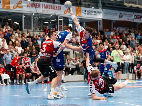 Mex Raguse HBW Balingen Weilstetten, 06 throwing a shot on goal against Christian Wilhelm HSG Nordhorn Lingen, 03 and Florian Els HSG Nordhorn Lingen, 25 HSG Nordhorn Lingen vs HBW Balingen Weilstetten , Handball, 2 Bundesliga, Matchday 23, Season 2025 2026, 08 03 2026 HSG Nordhorn Lingen vs HBW Balingen Weilstetten , Handball, 2 Bundesliga, Matchday 23, Season 2025 2026, 08 03 2026 Nordhorn Copyright: xEibner-Pressefoto DamianxKruczynx EP_DKI