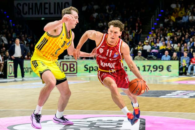 GER, Berlin, basketball, Alba Berlin vs Fitness First Wuerzburg Baskets, at the Max Schmeling Halle , BBL, pictured from left Moses Wood Alba 11 , Brae Ivey Wuerzburg 11 , Action, duels, fighting for the ball, March 8, 2026 Copyright: HMBxMedia UwexKoch