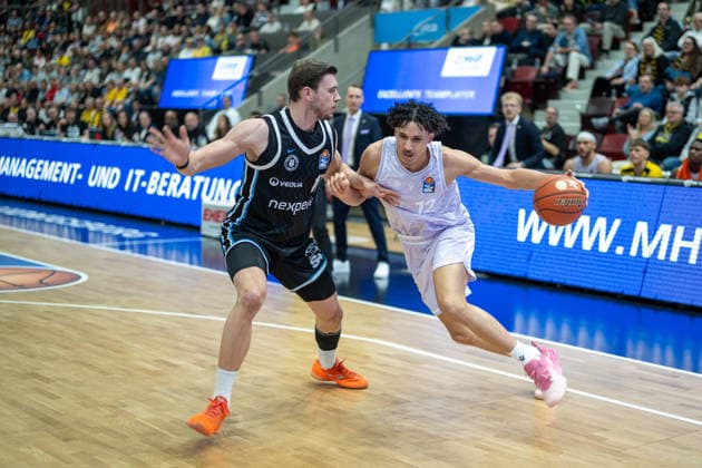 Niklas Wimberg Veolia Towers Hamburg, 17 , Lenny Anigbata MHP RIESEN Ludwigsburg, 12 , GER, MHP Riesen vs Veolia Towers Hamburg, Basketball Bundesliga, easycredit BBL, Matchday 23, Season 2025 2026, 08 03 2026, GER, MHP Riesen vs Veolia Towers Hamburg, Basketball Bundesliga, easycredit BBL, Matchday 23, Season 2025 2026, 08 03 2026 Ludwigsburg Copyright: xEibner-Pressefoto SaschaxWaltherx EP_EER