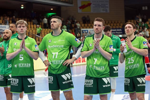 08 03 2026, xovx, Handball Daikin Handball Bundesliga, HSG Wetzlar MT Melsungen Disappointed looking Wetzlar players after the 32 38 defeat in the Hesse derby against MT Melsungen, f l Cyrill Akakpo HSG Wetzlar , Tristan Kirschner HSG Wetzlar , Stefan Cavor HSG Wetzlar , Dominik Mappes HSG Wetzlar , Justin Müller HSG Wetzlar Wetzlar Buderus Arena Hessen Germany EN