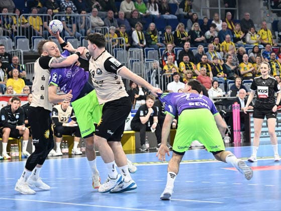 HBL Handball Bundesliga Season 2025 26 Mannheim SAP Arena 08 03 2026 Rhein Neckar Löwen rnl Bergischer HC bhc Lukas SANDELL Rhein Neckar Löwen , mi, Aron SEESING bhc , re HBL Handball Bundesliga