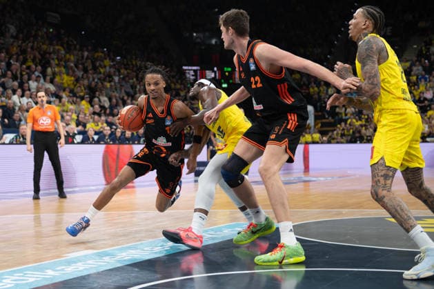 GER, Basketball, easy Credit BBL, EWE Baskets Oldenburg vs Rasta Vechta 08 03 2026, EWE Arena, Oldenburg, GER, easy Credit BBL, EWE Baskets Oldenburg vs Rasta Vechta, pictured Alonzo VERGE JR Rasta Vechta 11 Brain FOBBS EWE Baskets Oldenburg 4 Tibor PLEIß PLEISS Rasta Vechta 22 Michale KYSER EWE Baskets Oldenburg 12 nordphotoxgmbhx xRojahn nph00310