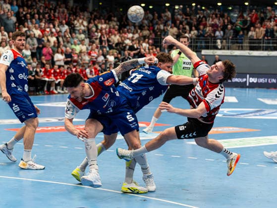 Elmar Erlingsson HSG Nordhorn Lingen, 64 throwing a shot on goal against Csaba Leimeter HBW Balingen Weilstetten, 55 and Bennet Strobel HBW Balingen Weilstetten, 11 HSG Nordhorn Lingen vs HBW Balingen Weilstetten , Handball, 2 Bundesliga, Matchday 23, Season 2025 2026, 08 03 2026 HSG Nordhorn Lingen vs HBW Balingen Weilstetten , Handball, 2 Bundesliga, Matchday 23, Season 2025 2026, 08 03 2026 Nordhorn Copyright: xEibner-Pressefoto DamianxKruczynx EP_DKI