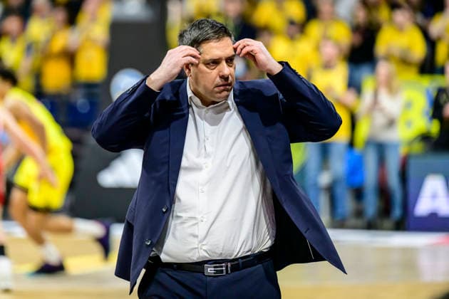 GER, Berlin, basketball, Alba Berlin vs Fitness First Wuerzburg Baskets, at the Max Schmeling Halle , BBL, pictured from left Sasa Filipovski Headcoach, Wuerzburg , sad, depressed, angry, emotional, March 8, 2026 Copyright: HMBxMedia UwexKoch