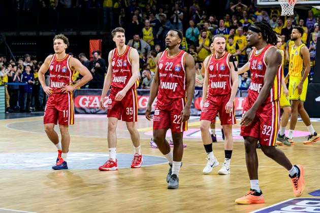 GER, Berlin, basketball, Alba Berlin vs Fitness First Wuerzburg Baskets, at the Max Schmeling Halle , BBL, pictured from left Brae Ivey Wuerzburg 11 , Alen Pjanic Wuerzburg 35 , Johnathan Stove Wuerzburg 22 , Lukas Herzog Wuerzburg 01 , Charles Thompson Wuerzburg 32 , sad, depressed, angry, emotional, March 8, 2026 Copyright: HMBxMedia UwexKoch