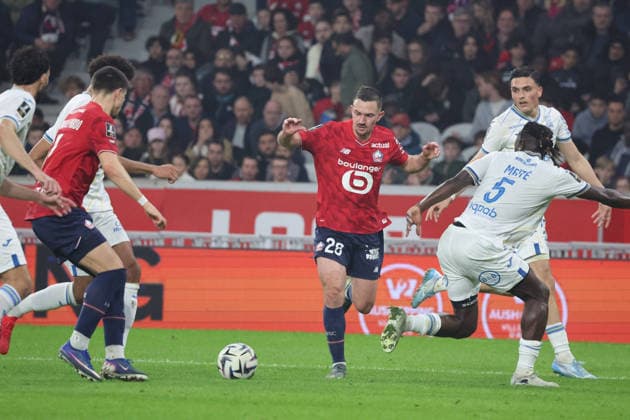 FOOTBALL : LOSC Lille vs FC Lorient - Ligue 1 J25 - 08 03 2026 GaÃ«tan PERRIN (LOSC Lille) lors du match LOSC Lille vs FC Lorient, Ligue 1 J25, Decathlon Arena stade Pierre Mauroy, le 8 mars 2026 - photo Laurent Sanson PsnewZ  Copyright: xLaurentxSANSONx xPsnewZx