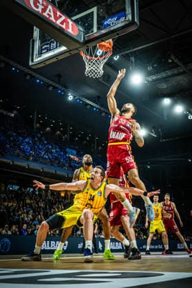 Basketball Berlin 08 03 2026 Season 2025 2026 EasyCredit BBL 1 Bundesliga Men, Men Alba Berlin Fitness First Würzburg Baskets David Muenkat Würzburg, No 55 Justin Bean Alba Berlin, No 34