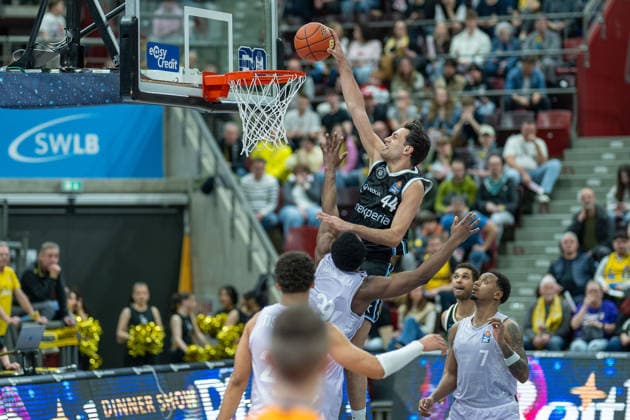 Maxwell Temoka MHP RIESEN Ludwigsburg, 39 , Elijah Hughes MHP RIESEN Ludwigsburg, 07 , Benedikt Turudic Veolia Towers Hamburg, 44 , GER, MHP Riesen vs Veolia Towers Hamburg, Basketball Bundesliga, easycredit BBL, 23 Spieltag, Spielzeit 2025 2026, 08 03 2026, GER, MHP Riesen vs Veolia Towers Hamburg, Basketball Bundesliga, easycredit BBL, 23 Spieltag, Spielzeit 2025 2026, 08 03 2026 Ludwigsburg Copyright: xEibner-Pressefoto SaschaxWaltherx EP_EER