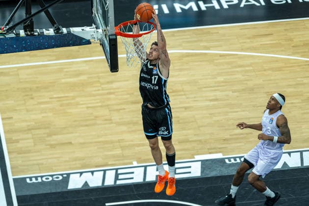 Niklas Wimberg Veolia Towers Hamburg, 17 , Stefan Smith MHP RIESEN Ludwigsburg, 03 , GER, MHP Riesen vs Veolia Towers Hamburg, Basketball Bundesliga, easycredit BBL, 23 Matchday, Season 2025 2026, 08 03 2026, GER, MHP Riesen vs Veolia Towers Hamburg, Basketball Bundesliga, easycredit BBL, 23 Matchday, Season 2025 2026, 08 03 2026 Ludwigsburg Copyright: xEibner-Pressefoto SaschaxWaltherx EP_EER