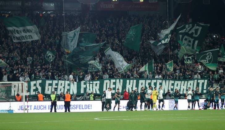 Plakat, Transparent der Werder Fans: alles geben für den Klassenerhalt Fußball Fussball Bundesliga Herren DFL 25. Spieltag Saison 2025 2026 08.03.2026 1.FC Union Berlin FCU vs. SV Werder Bremen DFL regulations prohibit any use of photographs as image sequences and or quasi-video. *** Poster, banner of the Werder fans give everything for the class preservation Sport Football Soccer Bundesliga Men DFL 25 Matchday Season 2025 2026 08 03 2026 1 FC Union Berlin FCU vs SV Werder Bremen DFL regulations prohibit any use of photographs as image sequences and or quasi video