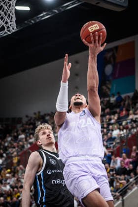 Brandon Tischler MHP RIESEN Ludwigsburg, 24 vs Zsombor Maronka Veolia Towers Hamburg, 05 GER, MHP Riesen Ludwigsburg Veolia Towers Hamburg, Basketball Bundesliga, easycredit BBL, 23 Matchday, Season 2025 2026, 08 03 2026 GER, MHP Riesen Ludwigsburg Veolia Towers Hamburg, Basketball Bundesliga, easycredit BBL, 23 Matchday, Season 2025 2026, 08 03 2026 Ludwigsburg Copyright: xSandyxDinkelackerx EP_SDR