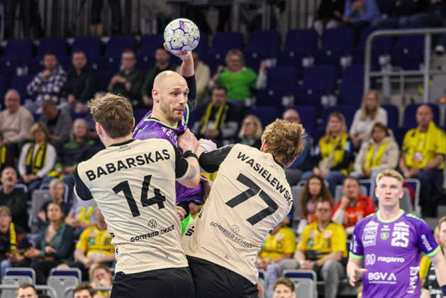 08 03 2026, xhettx, Handball Daikin HBL, Rhein Neckar Loewen Bergischer HC v l Lukas Sandell Rhein Neckar Löwen, 11 blocked by Gerdas Babarskas Bergischer HC, 14 and Johannes Wasielewski Bergischer HC, 77 DFL DFB REGULATIONS PROHIBIT ANY USE OF PHOTOGRAPHS as IMAGE SEQUENCES and or QUASI VIDEO
