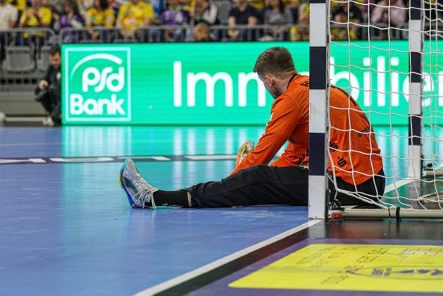 08 03 2026, xhettx, Handball Daikin HBL, Rhein Neckar Loewen Bergischer HC v l Christopher Rudeck Bergischer HC, 1 beaten on the ground DFL DFB REGULATIONS PROHIBIT ANY USE OF PHOTOGRAPHS as IMAGE SEQUENCES and or QUASI VIDEO