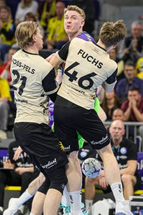 08 03 2026, xhettx, Handball Daikin HBL, Rhein Neckar Loewen Bergischer HC v l Kim Voss Fels Bergischer HC, 21 and Julian Fuchs Bergischer HC, 46 block Haukur Thrastarson Rhein Neckar Löwen, 25 DFL DFB REGULATIONS PROHIBIT ANY USE OF PHOTOGRAPHS as IMAGE SEQUENCES and or QUASI VIDEO