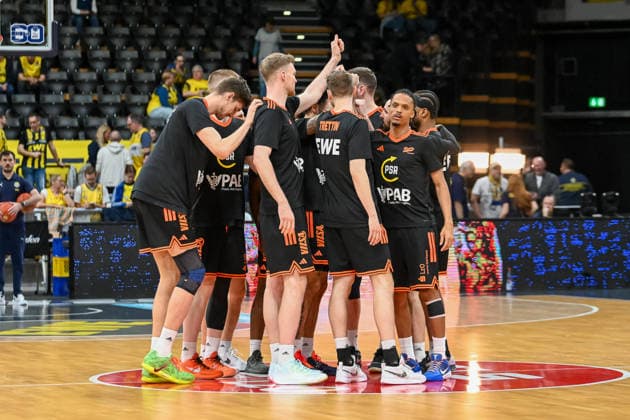 RASTA Vechta Teamkreis EWE Baskets Oldenburg vs RASTA Vechta, easyCredit Basketball Bundesliga, 23 Matchday, Season 2025 2026, 08 03 2026, EWE Baskets Oldenburg vs RASTA Vechta, easyCredit Basketball Bundesliga, 23 Matchday, Season 2025 2026, 08 03 2026 Oldenburg Copyright: xEibner-Pressefoto RobertxGertzenx EP_RGN