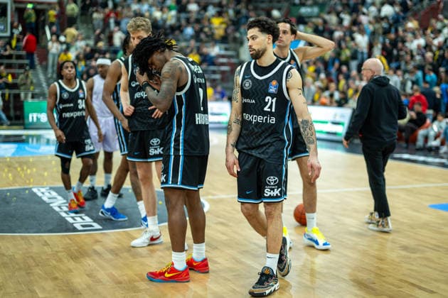 The Towers are disappointed disappointed, dissatisfied, negative emotions,, GER, MHP Riesen vs Veolia Towers Hamburg, Basketball Bundesliga, easycredit BBL, 23 Matchday, Season 2025 2026, 08 03 2026, GER, MHP Riesen vs Veolia Towers Hamburg, Basketball Bundesliga, easycredit BBL, 23 Matchday, Season 2025 2026, 08 03 2026 Ludwigsburg Copyright: xEibner-Pressefoto SaschaxWaltherx EP_EER