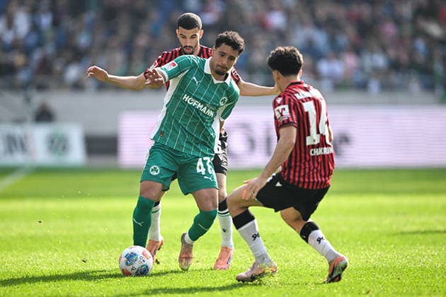 2 Bundesliga Hannover 96 SpVgg Greuther Fürth on 08 03 2026 at the HDI Arena in Hannover Sayf Ltaief Fuerth in a duel against Husseyn Chakroun Hannover MT