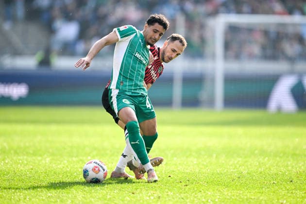 2 Bundesliga Hannover 96 SpVgg Greuther Fürth on 08 03 2026 at the HDI Arena in Hannover Goalkeeper Silas Prüfrock Pruefrock Fuerth Enzo Leopold Hannover ä MT