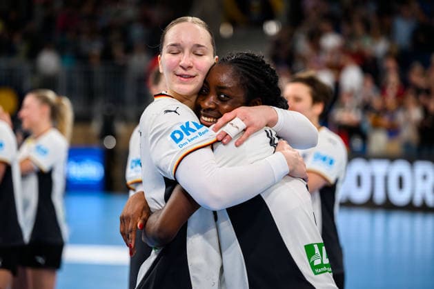 Handball, Womens European Championship Qualification, Germany Slovenia, 2nd round, Group 3, Nieke Kühne Kuehne Germany , Farrelle Njinkeu Germany Heidelberg SNP Dome Baden Württemberg Germany