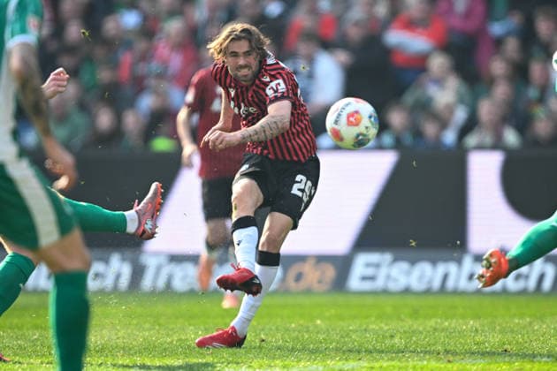 2 Bundesliga Hannover 96 SpVgg Greuther Fürth on 08 03 2026 at the HDI Arena in Hannover Kolja Oudenne Hannover on the ball MT