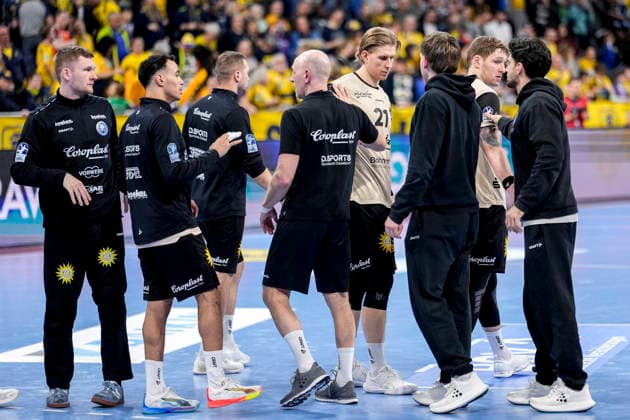 Players of Bergischer HC BHC , disappointed about the defeat, disappointment after the final whistle, highlight, loser, lost, frustration, disappointed, pessimistic, 08 03 2026, Mannheim Germany , Handball, Bundesliga, Rhein Neckar Löwen Bergischer HC xozx