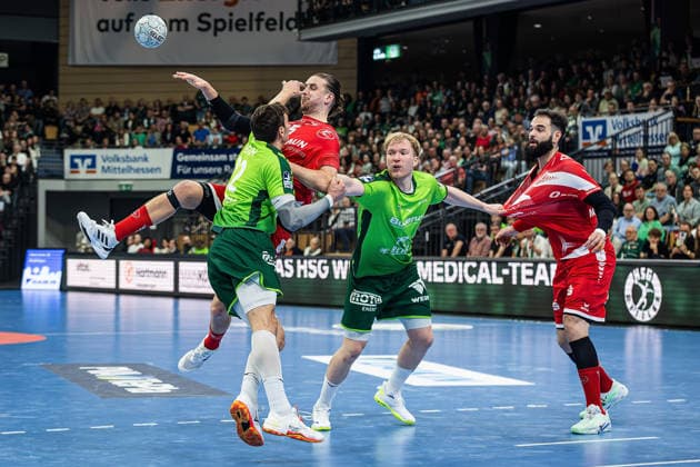 08 03 2026, xovx, Handball Daikin Handball Bundesliga, HSG Wetzlar MT Melsungen v l Jona Schoch HSG Wetzlar , Olle Forsell Schefvert MT Melsungen , Georg Löwen HSG Wetzlar , Ruben Marchan MT Melsungen Wetzlar Buderus Arena Hessen Germany EN