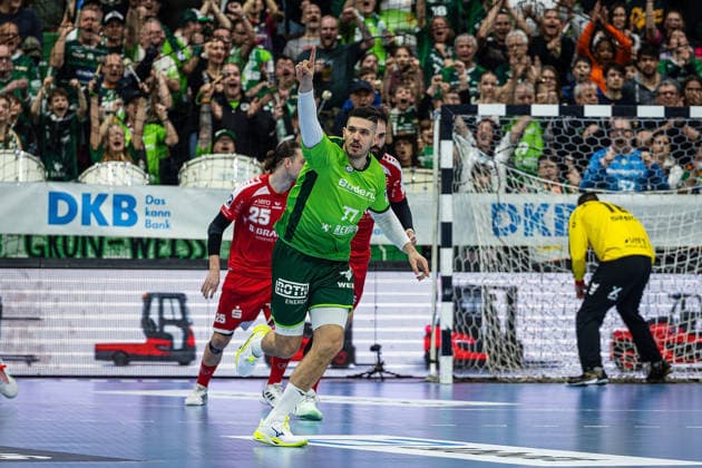 08 03 2026, xovx, Handball Daikin Handball Bundesliga, HSG Wetzlar MT Melsungen Cheers for Stefan Cavor HSG Wetzlar Wetzlar Buderus Arena Hessen Germany EN