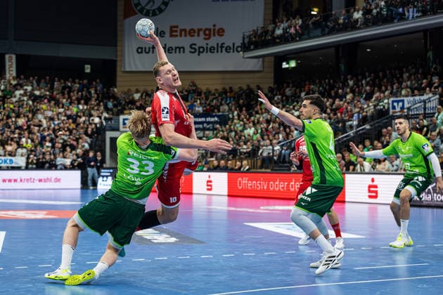 08 03 2026, xovx, Handball Daikin Handball Bundesliga, HSG Wetzlar MT Melsungen v l Georg Löwen HSG Wetzlar , Dainis Kristopans MT Melsungen , Josip Simic HSG Wetzlar , Stefan Cavor HSG Wetzlar Wetzlar Buderus Arena Hessen Germany EN