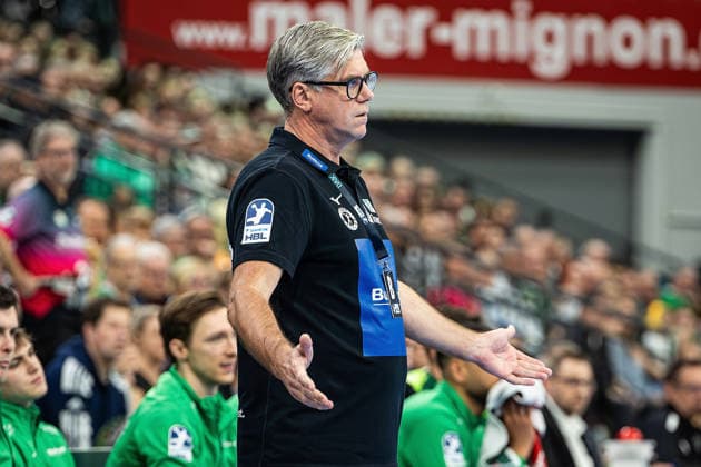 08 03 2026, xovx, Handball Daikin Handball Bundesliga, HSG Wetzlar MT Melsungen Coach Runar Sigtryggsson HSG Wetzlar disappointed, disappointed looking Wetzlar Buderus Arena Hessen Germany EN