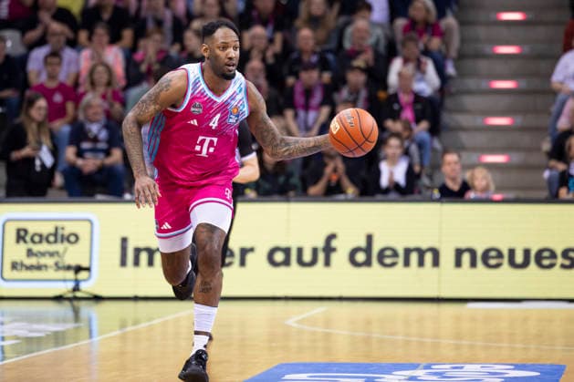 Jeff GARRETT JR BON 4, mi on the ball, single image, single action final score 88 72, Basketball 1 Bundesliga Telekom Baskets Bonn SYNTAINICS MBC BON vs MBC Main Round 23 Matchday, in T E L E K O M D O M E, on 08 03 2026, Â