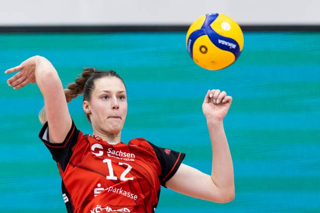 1 Volleyball Bundesliga Women Schwarz Weiss Erfurt vs Dresdner SC Erfurt 08 03 2026 Mette Marleen Pfeffer 12 Dresdner SC 1 Volleyball Bundesliga Women Schwarz Weiss Erfurt vs Dresdner SC Riethsporthalle Erfurt 08 03 2026 Copyright: xBEAUTIFULxSPORTS Duehringx