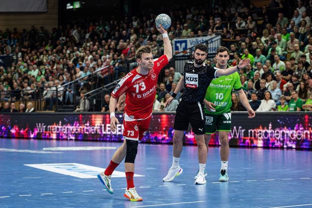 08 03 2026, xovx, Handball Daikin Handball Bundesliga, HSG Wetzlar MT Melsungen v l Timo Kastening MT Melsungen , Josip Simic HSG Wetzlar Wetzlar Buderus Arena Hessen Germany EN