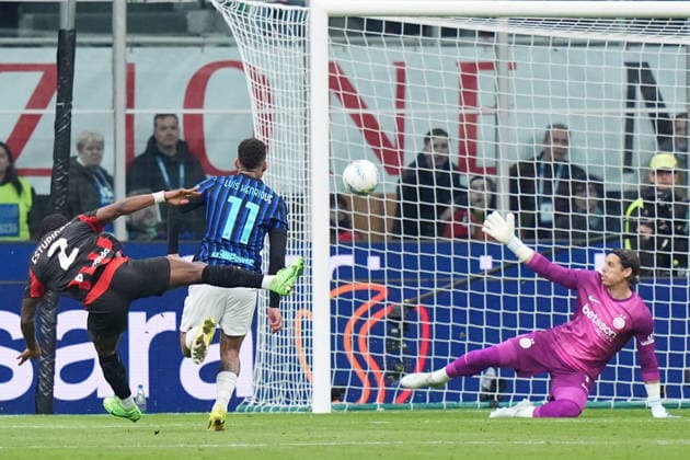 AC Milan s Pervis Estupinan scores 1-0 during the Serie A soccer match between Milan and Inter at the San Siro Stadium in Milan , north Italy - Sunday , March 08 , 2026. - Soccer .  Copyright: xSpada LaPressex