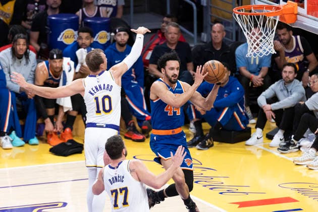 March 8, 2026, Los Angeles, California, USA: New York KnicksÃ¢â‚¬â ¢ Landry Shamet (44) looks to pass while defended by Los Angeles LakersÃ¢â‚¬â ¢ Luke Kennard (10) during an NBA, Basketball Herren, USA basketball game at Crypto.com Arena on Sunday, March 8, 2026 in Los Angeles. NBA 2026: Knicks Vs Lakers  - ZUMAc68_ 20260308_zaf_c68_021 Copyright: xRingoxChiux